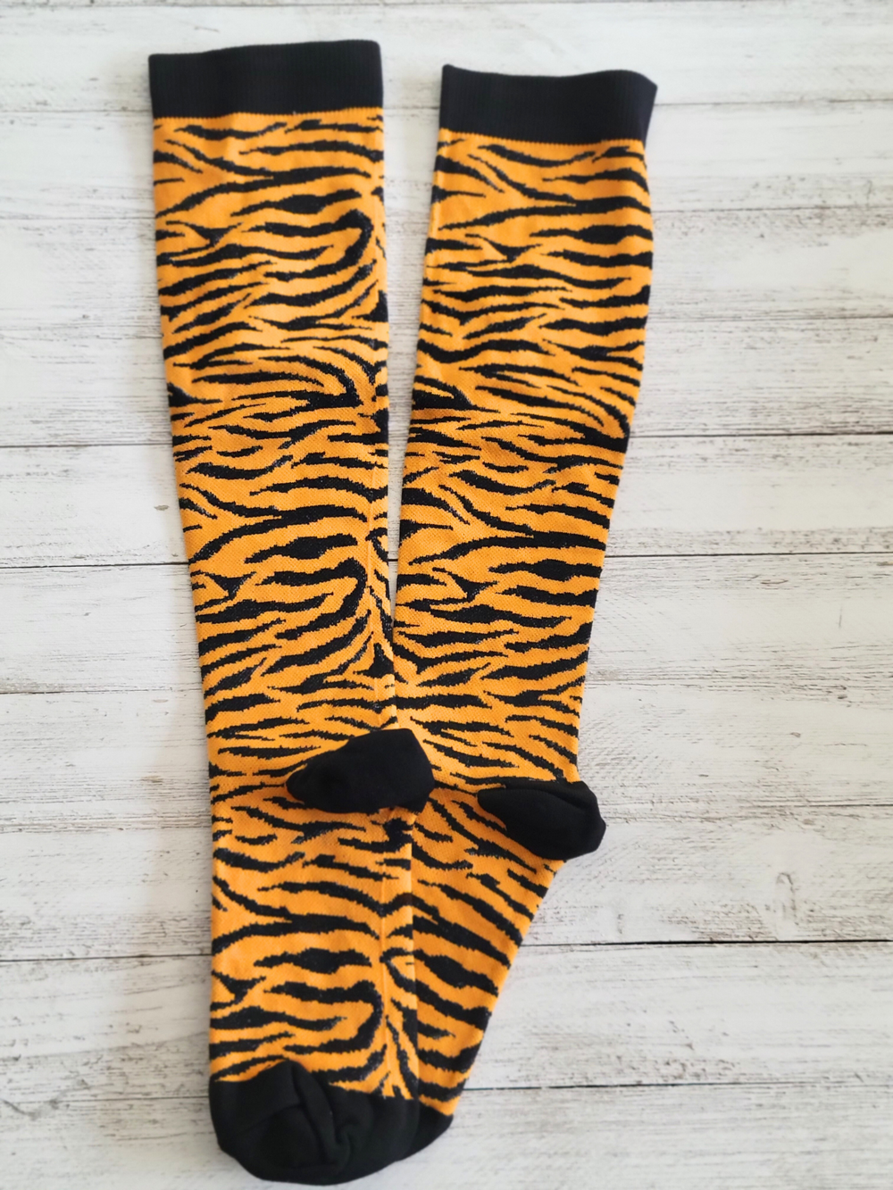 Tiger design socks